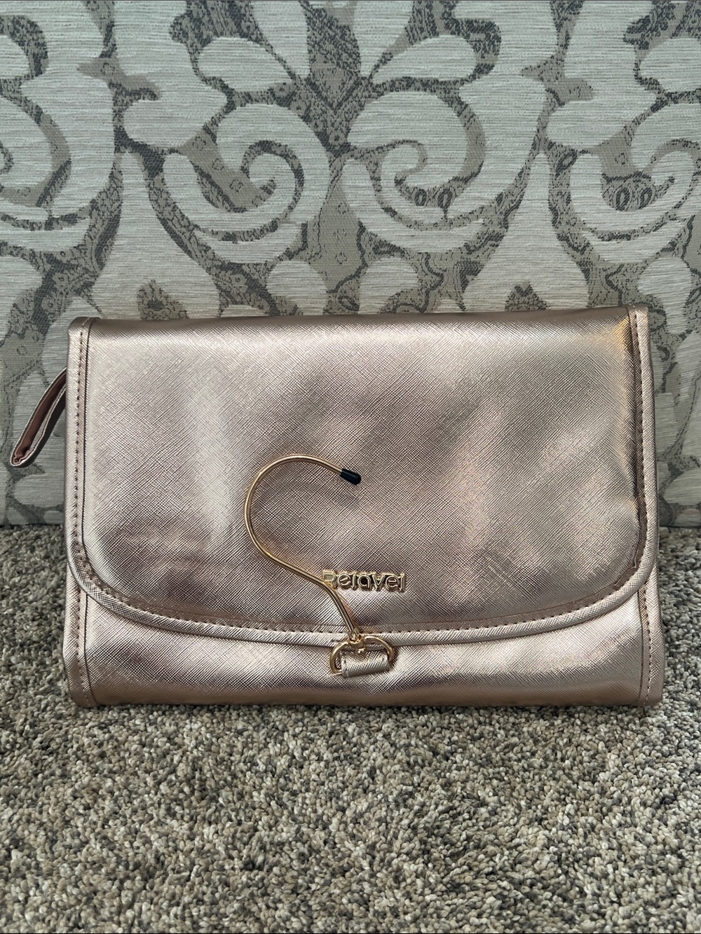 ROSE GOLD FOLD-OVER HANGING TRAVEL JEWELRY ORGANIZER
